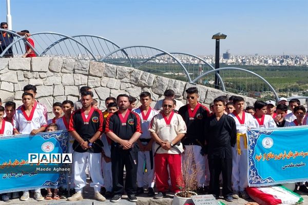 همایش پیاده‌روی و نمایش حرکات رزمی ورزشکاران استان خراسان‌ رضوی