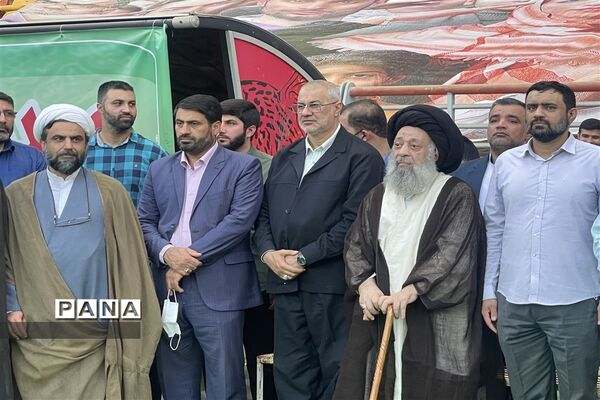 حضور پیشتازان ناحیه یک اهواز در اجرای سرود سلام فرمانده