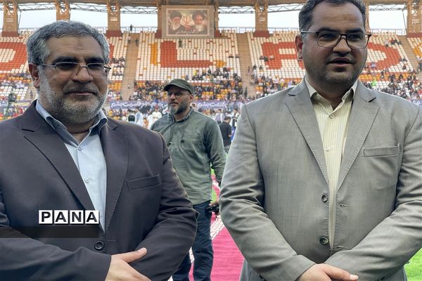 حضور پیشتازان ناحیه یک اهواز در اجرای سرود سلام فرمانده