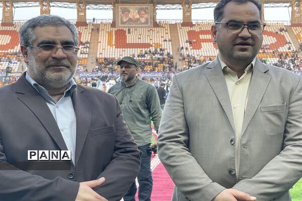 حضور پیشتازان ناحیه یک اهواز در اجرای سرود سلام فرمانده