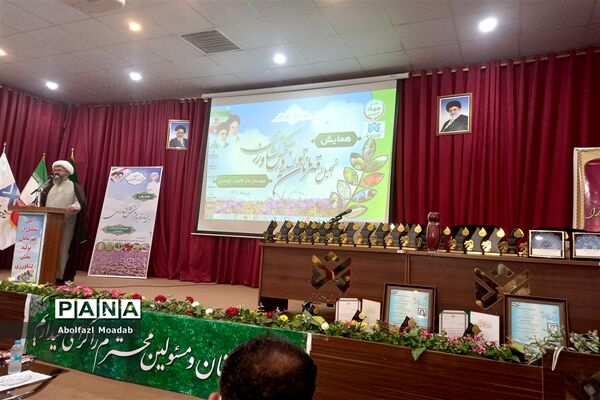 تجلیل از تولیدکنندگان بخش کشاورزی کاشمر و کوهسرخ
