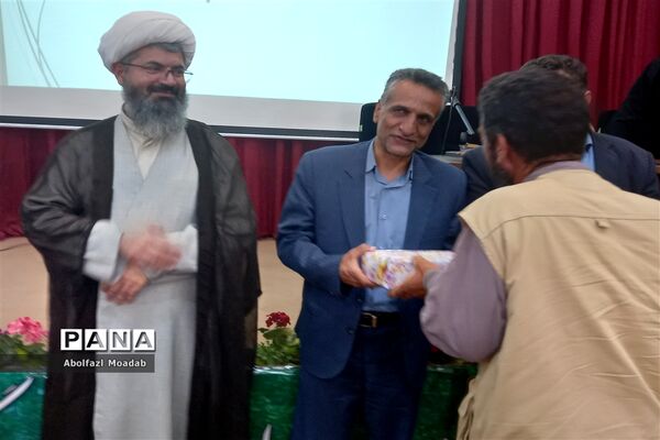 تجلیل از تولیدکنندگان بخش کشاورزی کاشمر و کوهسرخ