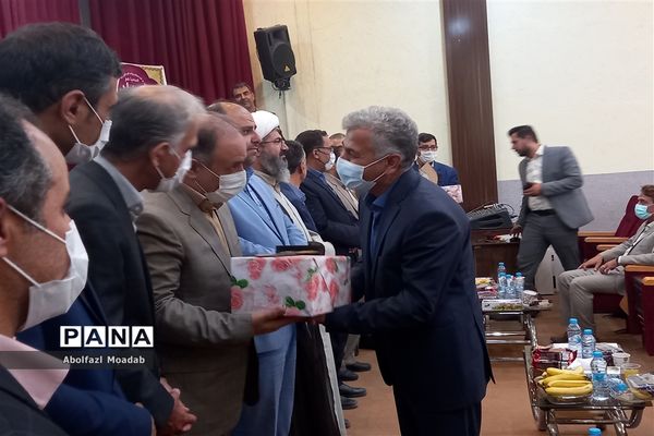 تجلیل از تولیدکنندگان بخش کشاورزی کاشمر و کوهسرخ