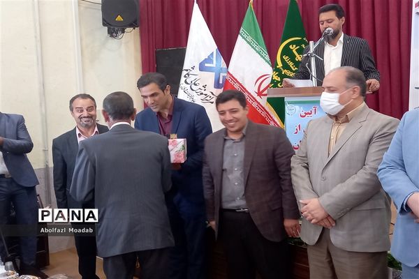 تجلیل از تولیدکنندگان بخش کشاورزی کاشمر و کوهسرخ