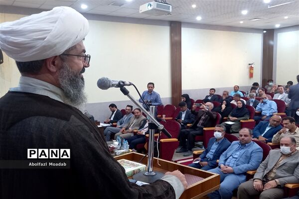 تجلیل از تولیدکنندگان بخش کشاورزی کاشمر و کوهسرخ
