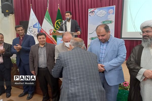 تجلیل از تولیدکنندگان بخش کشاورزی کاشمر و کوهسرخ
