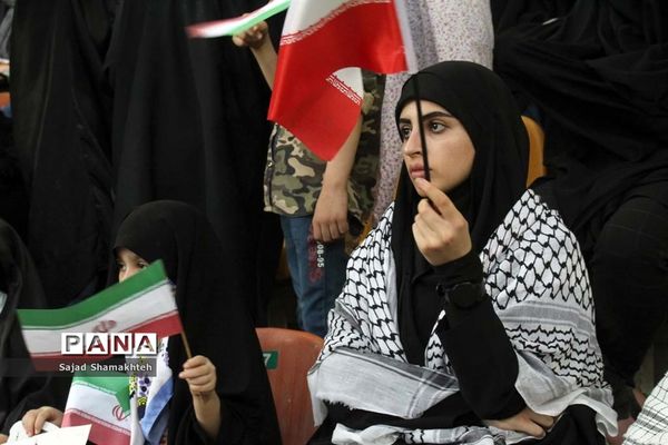 اجتماع غدیری‌ها و اجرای سرود سلام فرمانده در اهواز