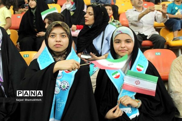 اجتماع غدیری‌ها و اجرای سرود سلام فرمانده در اهواز