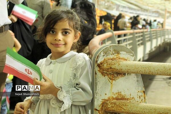 اجتماع غدیری‌ها و اجرای سرود سلام فرمانده در اهواز