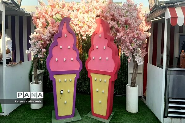 برگزاری جشنواره بستنی و شاه توت در بوستان آب و آتش