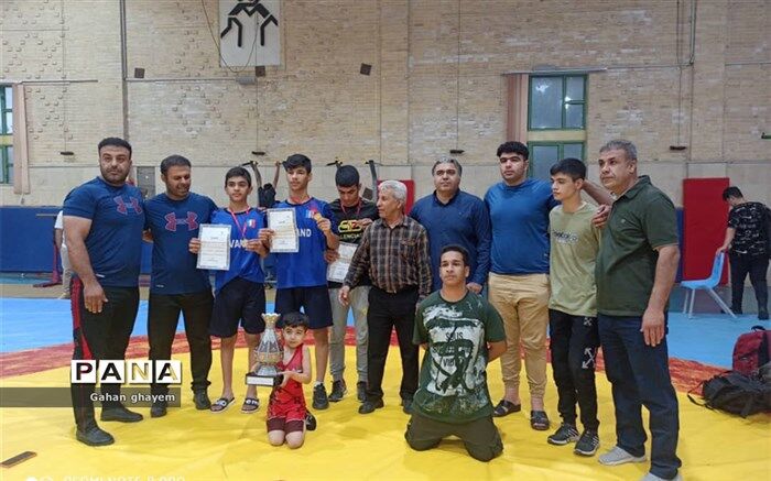 کسب  مقام دوم لیگ کشتی آزاد خوزستان توسط دانش‌آموزان آبادان