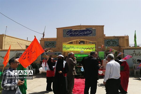 برپایی موکب دانش‌آموزی جشن غدیر در مدارس کازرون