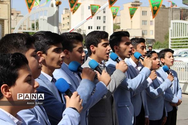برپایی موکب مرکزی فرهنگیان و دانش‌آموزان استان فارس