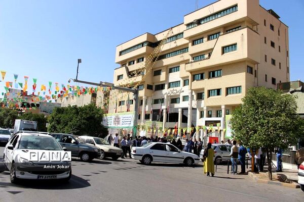 برپایی موکب مرکزی فرهنگیان و دانش‌آموزان استان فارس