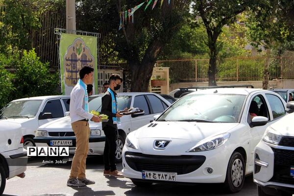 برپایی موکب مرکزی فرهنگیان و دانش‌آموزان استان فارس