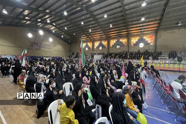 تجمع خانوادگی دانش‌آموزان پیشتاز دبیرستان تشکیلاتی وحدت در جشنواره طهورا