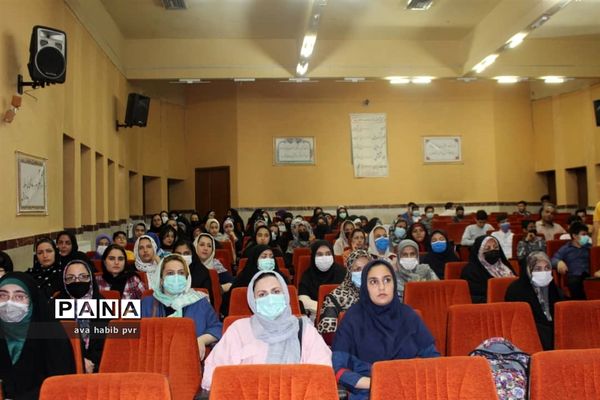 مراسم تجلیل از برگزیدگان مسابقات قرآن و عترت و نماز