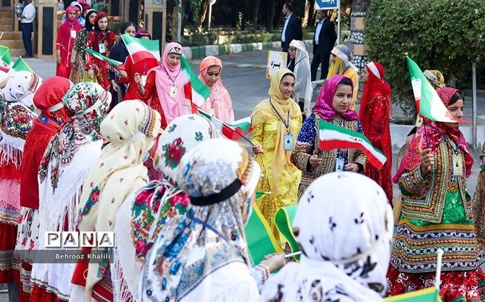 «شور حضور» رنگین‌کمانیِ دختران در بیست و یکمین اردوی دانش‌آموزان عشایر