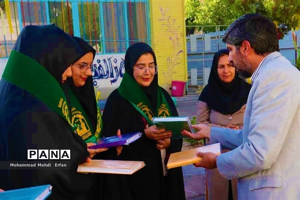 پویش هر مدرسه یک موکب تبلیغ غدیر در آباده