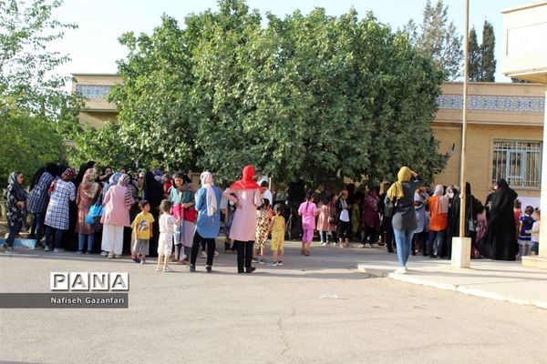 برگزاری جشنواره رنگ‌ها و آب‌ها ویژه کودکان در شیراز