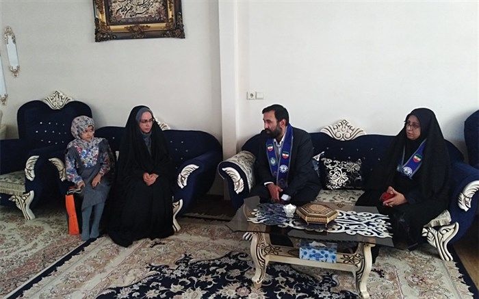 همه مردم ایران مدیون خون پاک شهدای مدافع حرم هستند