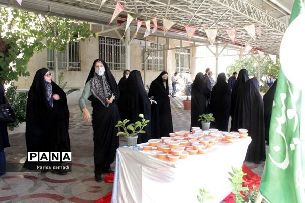 کارناوال جشن و شادی آموزش و پرورش منطقه ۱۳ تهران، با شعار من غدیری ام