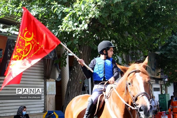 بازدید آیت‌آله دژکام، نماینده ولی فقیه در فارس و تولیت آستان شاهچراغ (ع) از موکب‌های سازمان دانش‌آموزی در حرم مطهر شاهچراغ (ع)