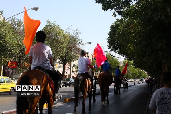 بازدید آیت‌آله دژکام، نماینده ولی فقیه در فارس و تولیت آستان شاهچراغ (ع) از موکب‌های سازمان دانش‌آموزی در حرم مطهر شاهچراغ (ع)