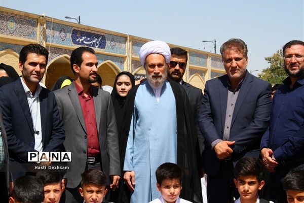 بازدید آیت‌آله دژکام، نماینده ولی فقیه در فارس و تولیت آستان شاهچراغ (ع) از موکب‌های سازمان دانش‌آموزی در حرم مطهر شاهچراغ (ع)