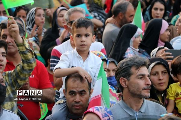 اجرای سرود ۵۰۰۰ تفری سلام فرمانده در شهرستان نظر آباد