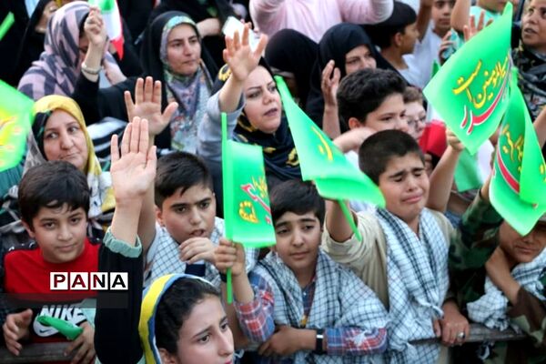 اجرای سرود ۵۰۰۰ تفری سلام فرمانده در شهرستان نظر آباد