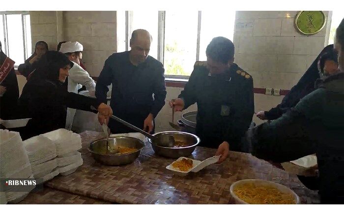 طبخ و توزیع 40 هزار پرس غذای گرم در آذربایجان‌شرقی