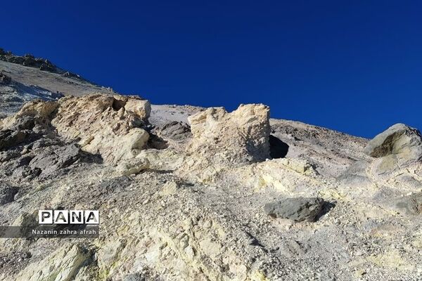 طبیعت زیبای قله دماوند