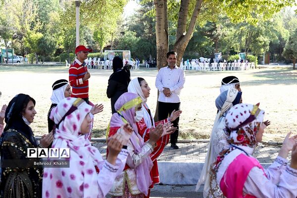 برگزاری کلاس‌ها و دوره‌های آموزشی ویژه دانش‌آموزان عشایر کشور در اردوگاه ثامن الحجج مشهد مقدس