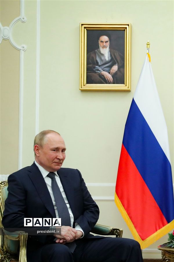 دیدار ولادیمیر پوتین با آیت‌الله رئیسی