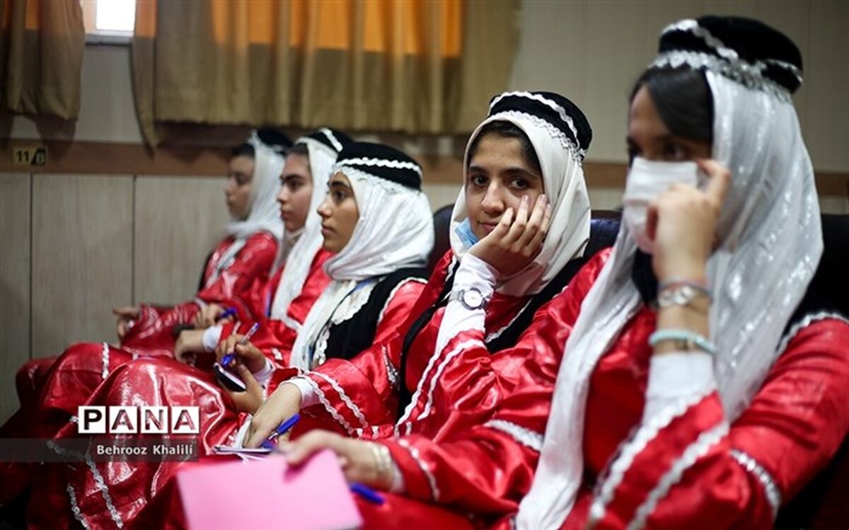 برگزاری دوره آموزش خبرنگاری برای دختران عشایر در اردوی مشهد مقدس