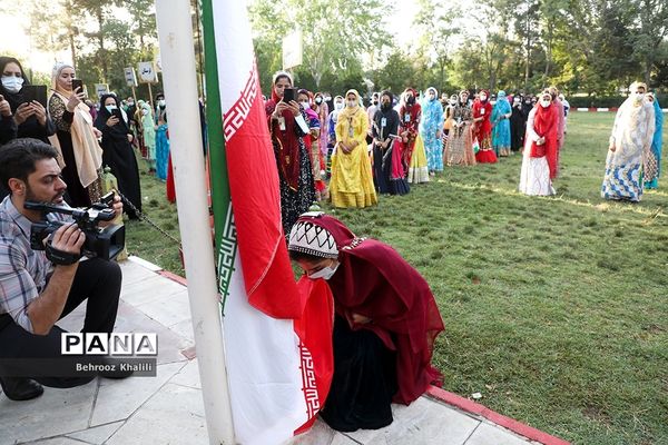 صبحگاه بیست و یکمین اردوی کشوری دانش‌آموزان دختر عشایر
