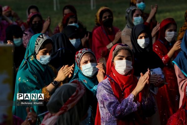 صبحگاه بیست و یکمین اردوی کشوری دانش‌آموزان دختر عشایر