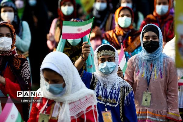 صبحگاه بیست و یکمین اردوی کشوری دانش‌آموزان دختر عشایر