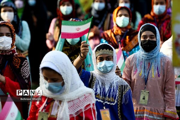 صبحگاه بیست و یکمین اردوی کشوری دانش‌آموزان دختر عشایر