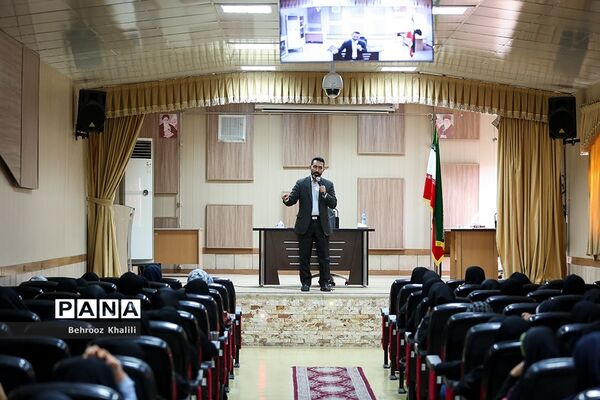 برگزاری کلاس سواد‌ رسانه‌ای برای دانش‌‌آموزان دختر عشایر در بیست و یکمین اردوی کشوری
