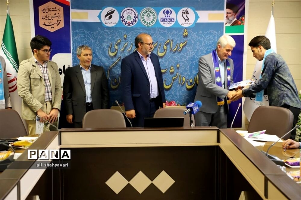 برگزاری شورای برنامه‌ریزی سازمان دانش‌آموزی همزمان با افتتاحیه مجلس دانش‌آموزی کرمانشاه
