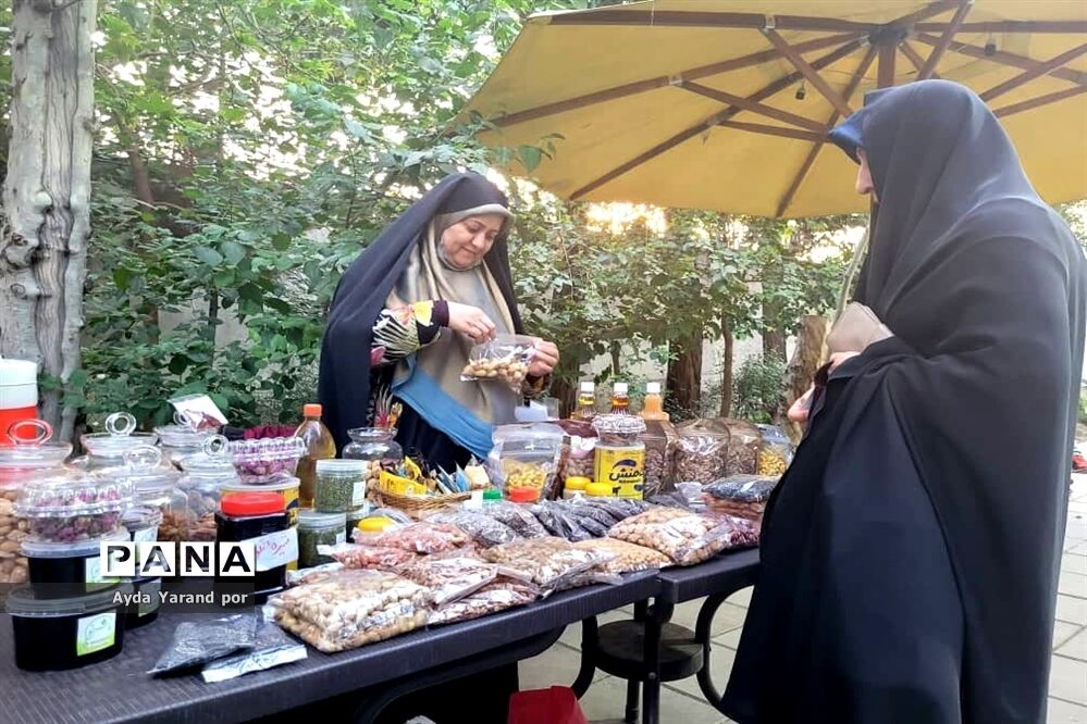 بازارچه کارآفرینی و مشاغل خانگی در باغ نارنج تهران