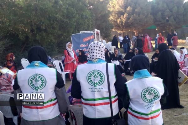 حضور دانش‌آموزان دختر عشایر خوزستان در اردوی دانش‌آموزان عشایر کشور