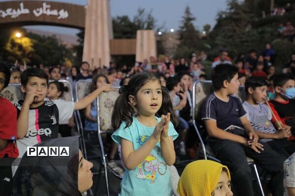 استقبال شهروندان کرجی از نمایش «آش سنگ»