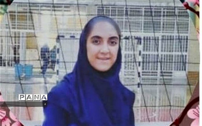 انتخاب دانش‌آموز شهر بابک به‌عنوان بازیکن اصلی استان کرمان در مسابقات والیبال جوانان کشور