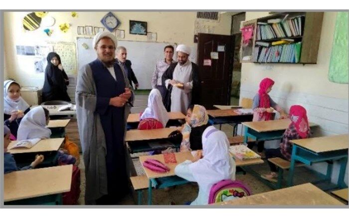 امام جمعه جعفرآباد قم از روند برگزاری کلاس‌های «طرح جبران و تثبیت یادگیری» بازدید کرد