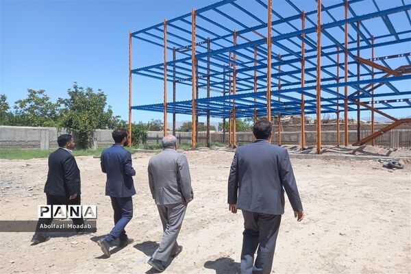 بازدید از پروژه‌های نیم تمام مشارکتی آموزش و پرورش کاشمر
