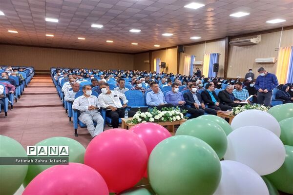 مراسم تجلیل از تلاشگران ماندگار ۳ در آموزش و پرورش امیدیه