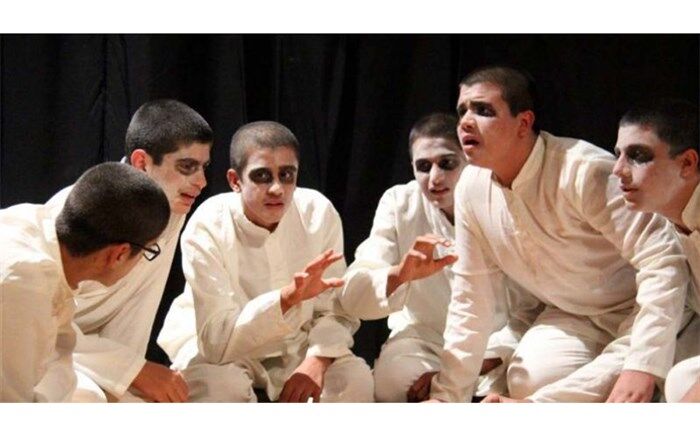 آرش بیات:  جای خالی زنگ نمایش در برنامه‌های درسی مدارس حس می‌شود